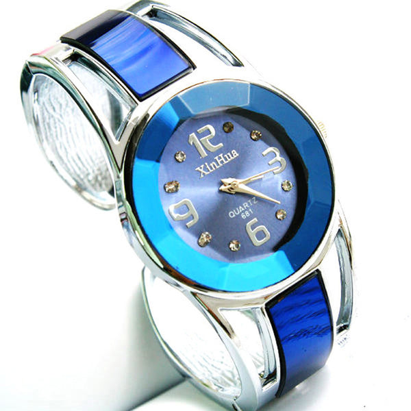 Womens Alloy Band Quartz Analog Round Dress Bracelet Wrist Watch Gift